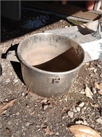 Large outdoor cooking pot