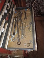 2 drawers of wrenches and more
