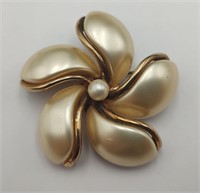 KRAMER Rare Early Flower Pin w/Fancy Shaped Pearls