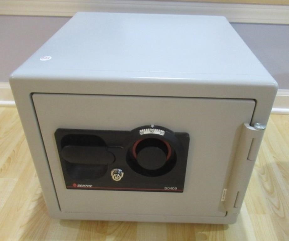 Centry model S0409 safe. Note: Combination