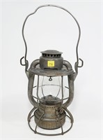 Dietz Vesta NY B & M lantern with embossed glass