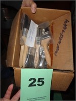 Paintbrushes in package