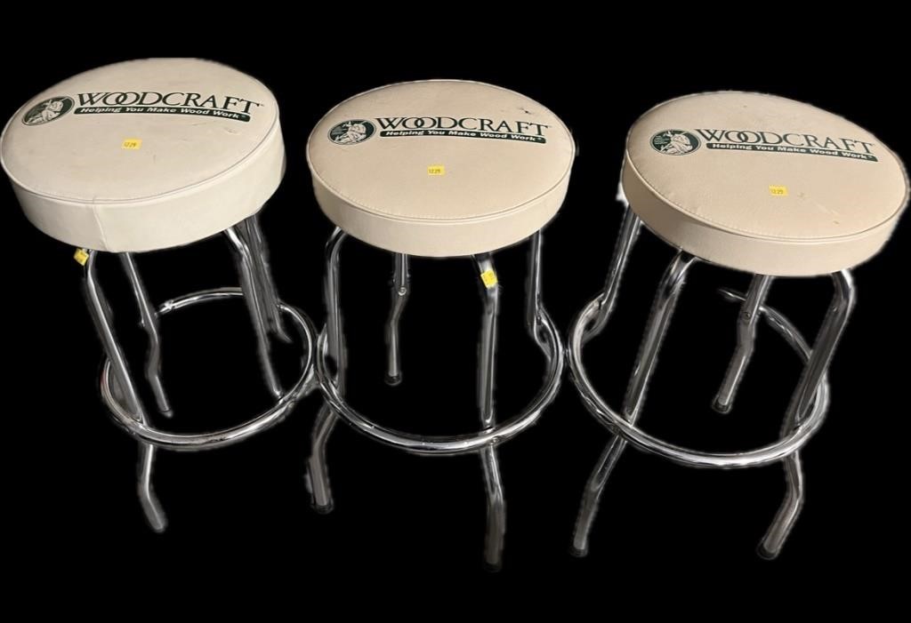 Set of 3 Swivel Stools "Woodcraft helping make