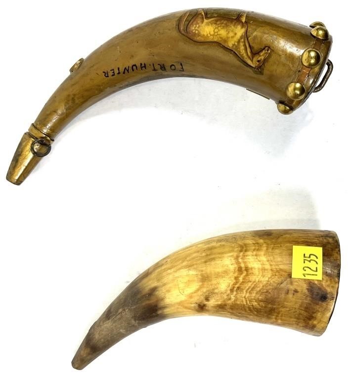 Lot, decorative powder horn marked Fort Hunter,