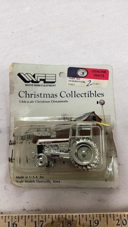 Christmas collectible ornament scale 1/64
