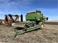 John Deere 6601 Pull Type Combine