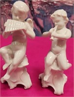 320 - PAIR OF PORCELAIN FIGURINES (A13)