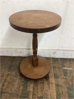 ROUND ACCENT TABLE