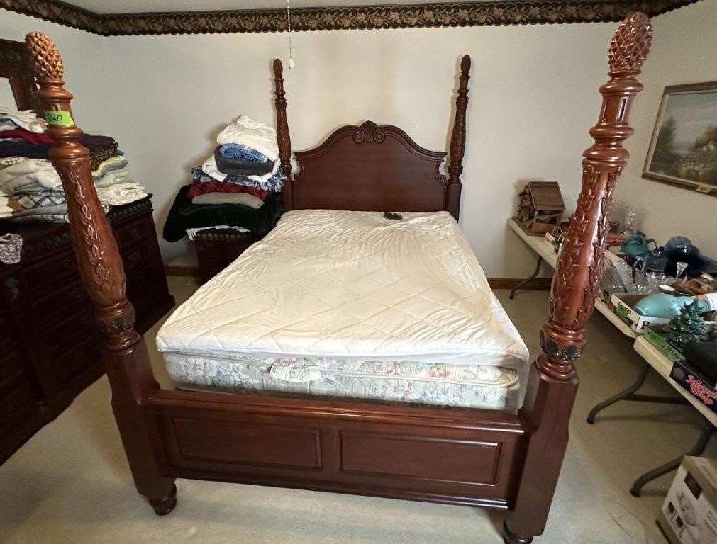 4 Poster Bassett Queen size bed