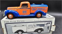 Ford Die-cast 1940 Amoco Tanker/1905 Delivery Car
