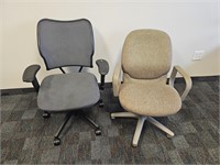 2 rolling office chairs
