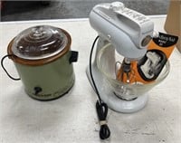 Crockpot & Kitchen Aid Mixer