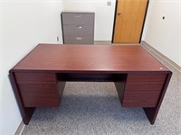 Desk 5'wide x 30" T