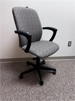2 arm rolling executive chair