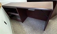 Desk- No drawers- 6'w x 30"T