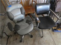 2 desk chairs