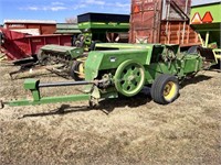 John Deere 336 baler