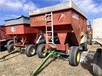 Lundell 300 bu gravity wagon on John Deere 1075 ru