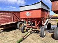 EZ Flow 200 bu gravity wagon on John Deere 1065 ru