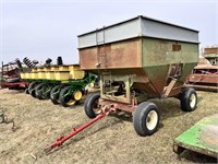 Dakon 250 bu gravity wagon on Westendorf 8-ton gea