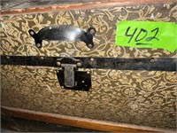 Antique trunk 36”X20”X21”