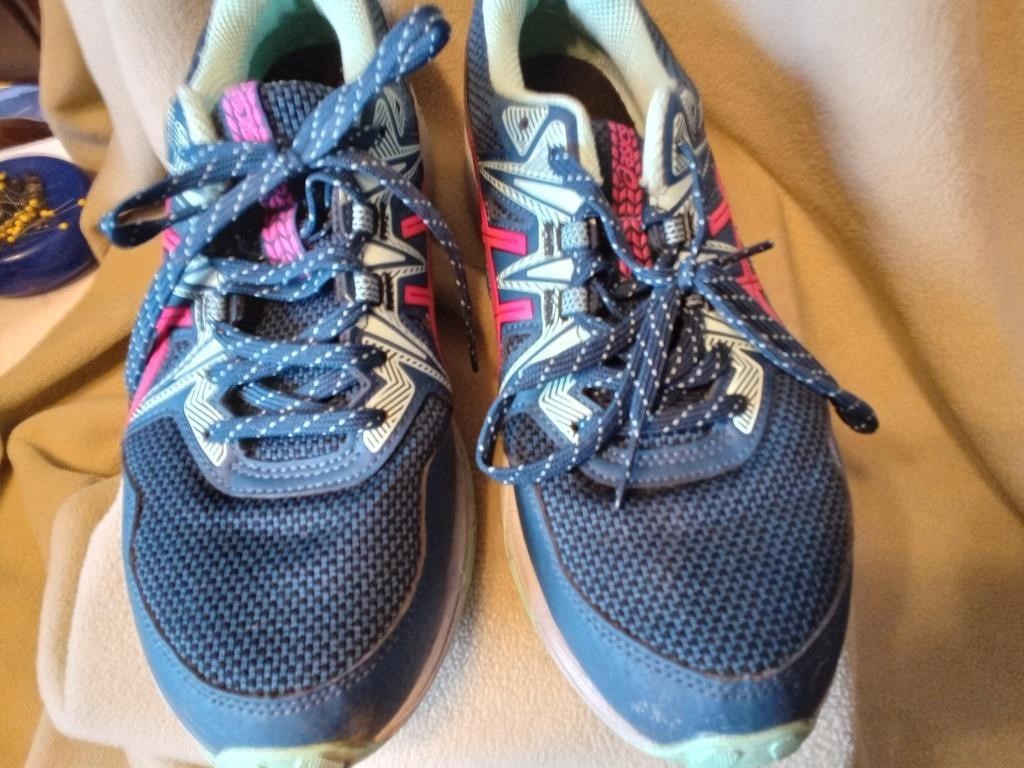 Asics Gel Womens Running Shoes, size 7 1/2