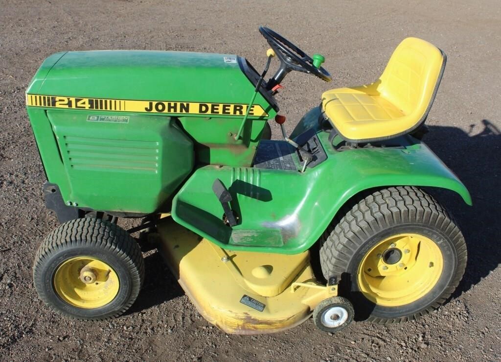 John Deere 214 Lawn/Garden Tractor w/Belly Mower