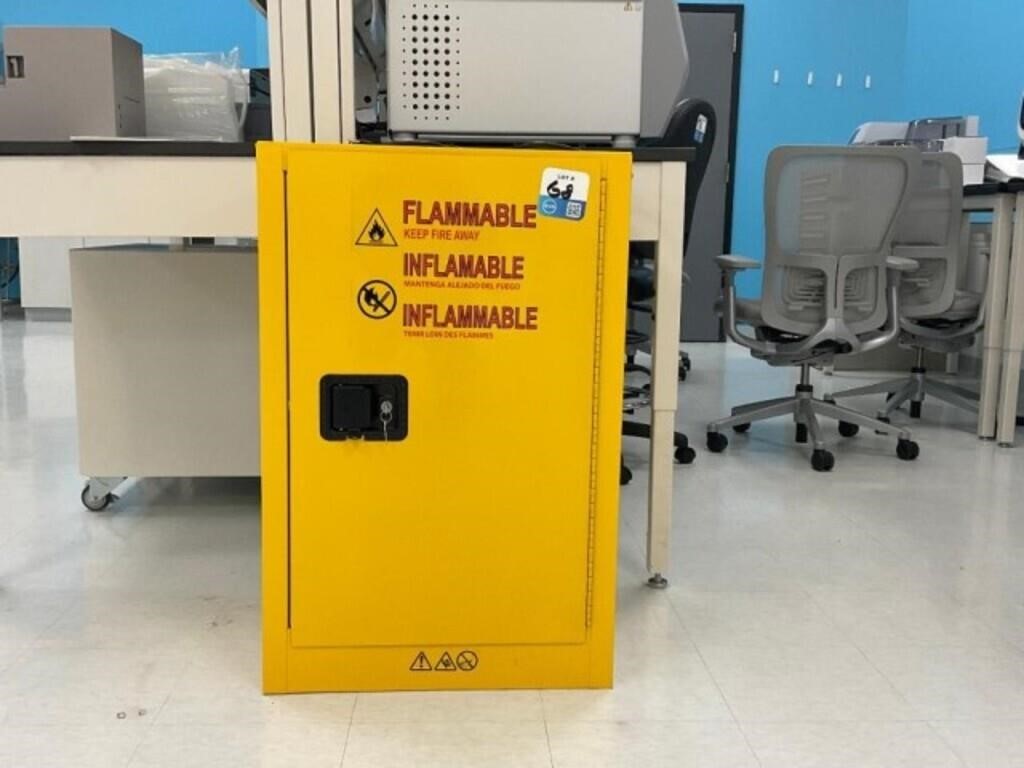 Flammable Cabinet w/Lock