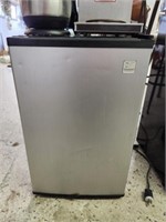 Daevoo Electronics Mini Fridge Untested