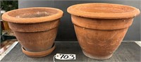 2 Terracotta Pots
