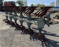 JOHN DEERE 4600 6-Bottom Rollover Plow