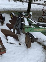 John Deere 2600 5-bottom plow, auto resets