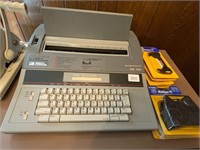 Smith Corona Memory Typewriter SD750+Ribbon