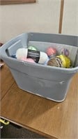 Lot of yarn and tote