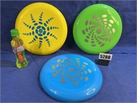 3 New 10" Frisbees & 6 oz. Bottle of Bubbles