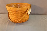 Longaberger Basket- Lg Fruit (Apple) w/ Liner