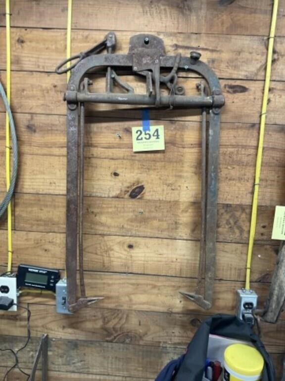 Hoover Online Only Millmont Auction