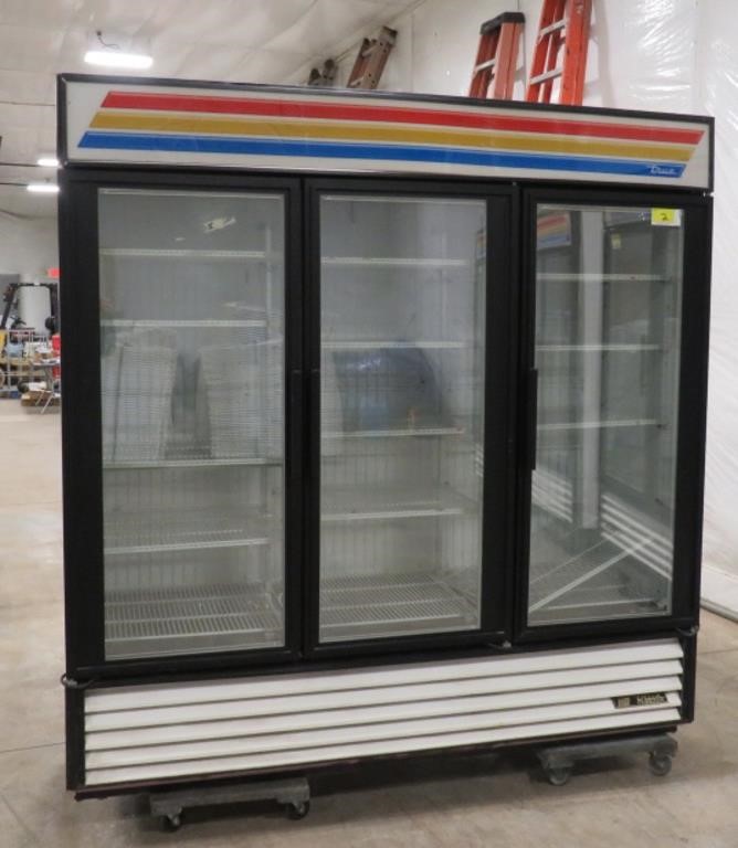 True GDM-72F 3-Door Freezer