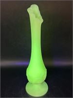 Fenton Satin Soft Yellow Footed Uranium Bud Vase