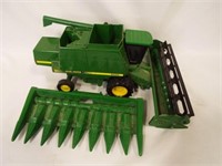 Die Cast Metal John Deere 9500 w/Tractor Extra