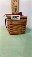 Longaberger  2002 mini basket with soft liner and