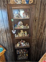 Corner cabinet and all Figurine's