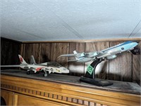 2 model air planes