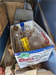Contents of small enclosed trailer, many antiques