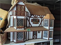 XXL wooden doll house, high in detail