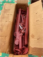 Box of chain binders
