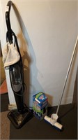 Small scrubber one crofron vaccume and a box of