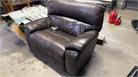 Electric reclinable love seat