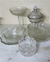 9 pieces of various glass