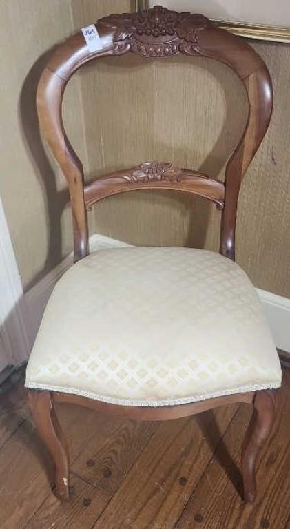 Extra dining table chair